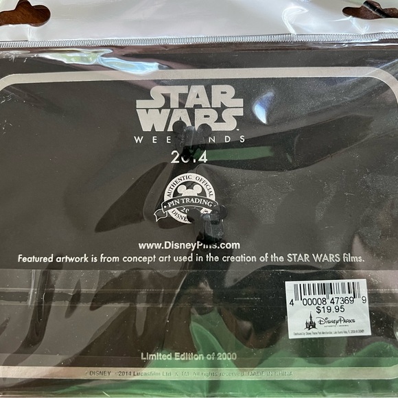 Disney Limited Edition Star Wars Darth Vader Collector Pin - Picture 2 of 2